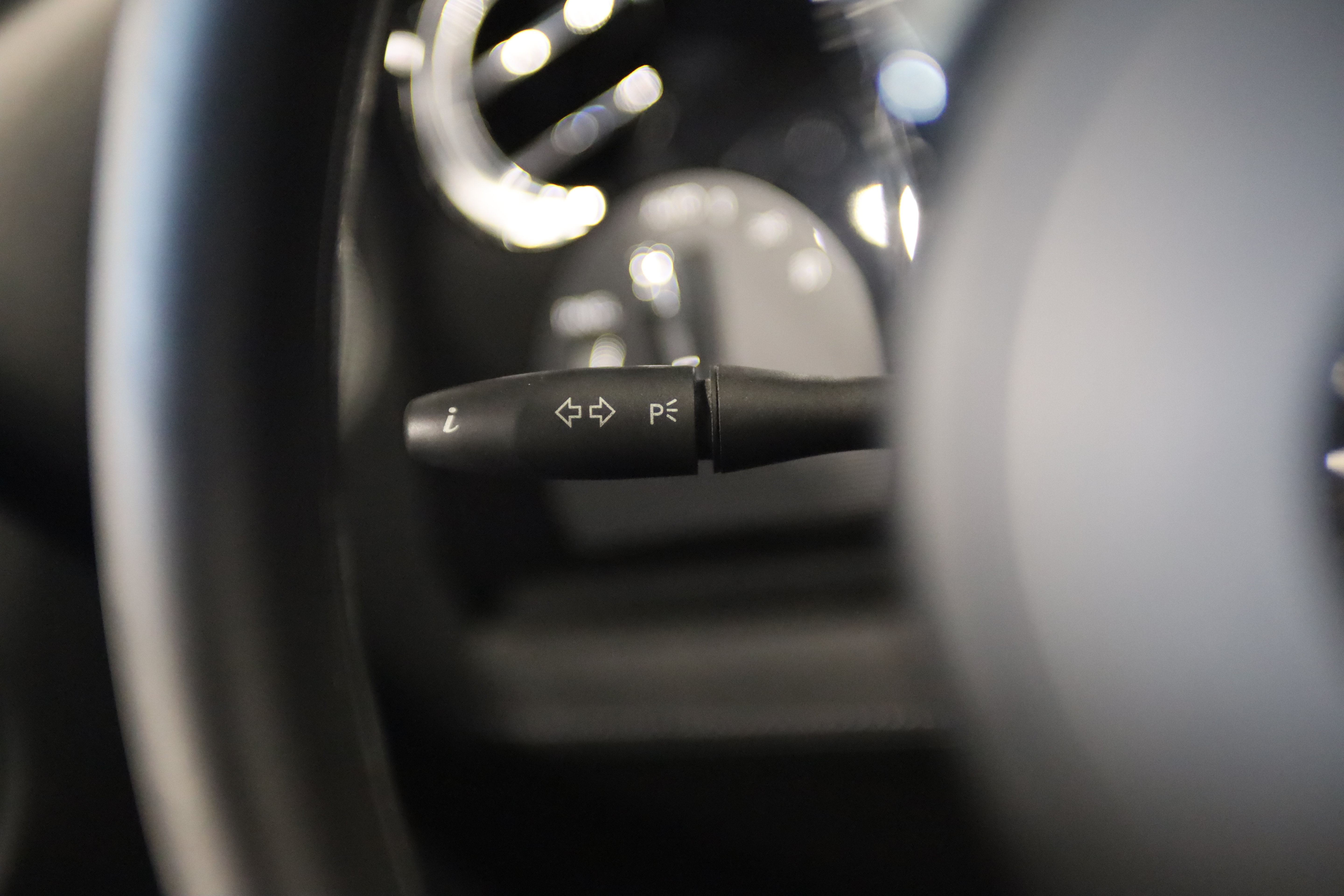 Used 2016 Rolls-Royce Wraith RWD image 21