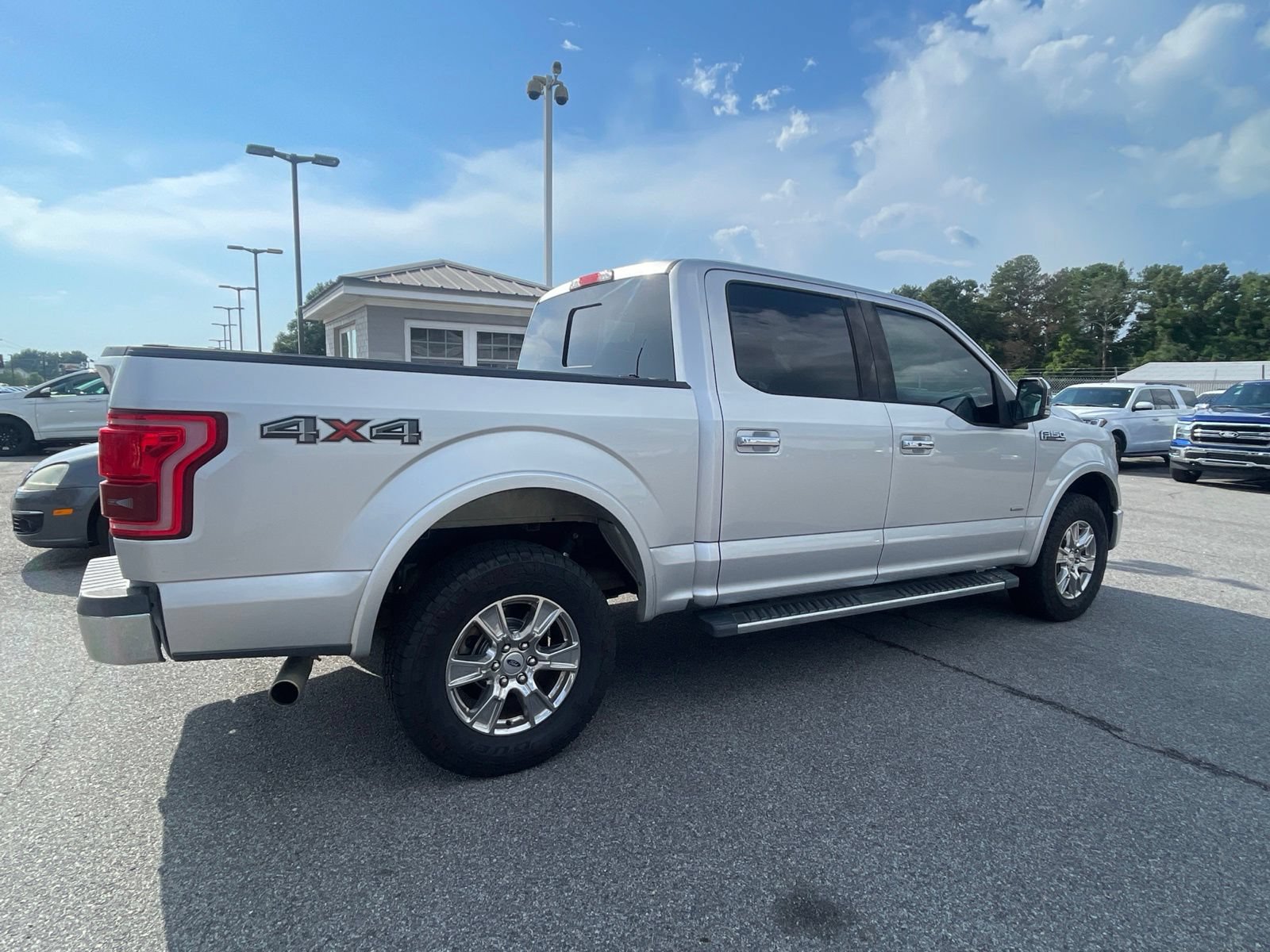 Used 2015 Ford F150 Lariat w/ Equipment Group 502A Luxury AWD/4WD image 6