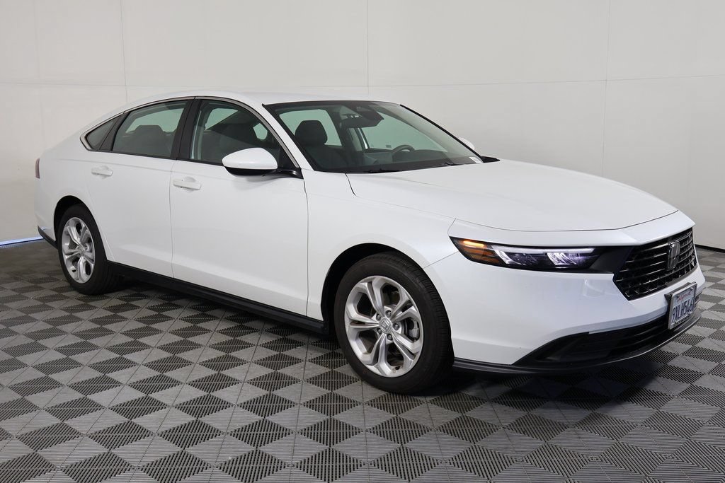 Used 2025 Honda Accord LX image 3