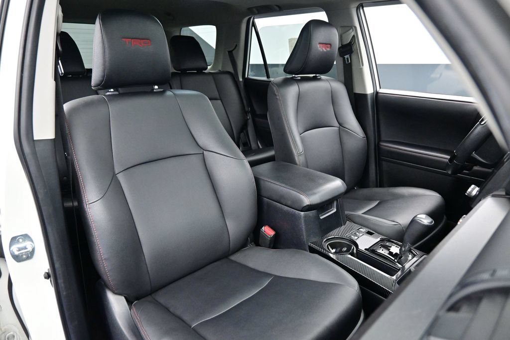 Used 2021 Toyota 4Runner Venture w/ Moonroof Package AWD/4WD image 34