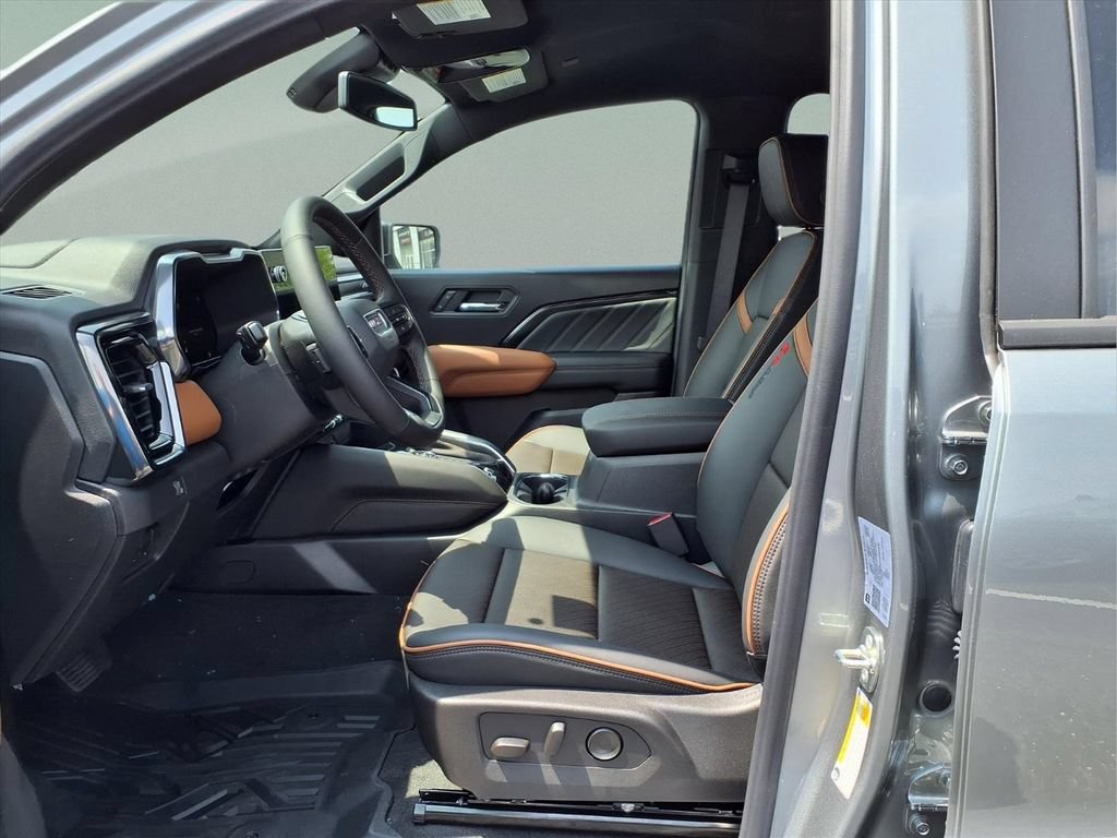 New 2026 GMC Canyon AT4 w/ AT4 Premium Package AWD/4WD image 10