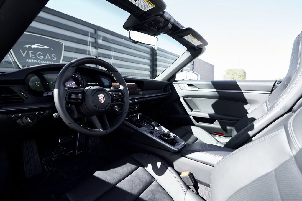 Used 2024 Porsche 911 Carrera 4S image 2