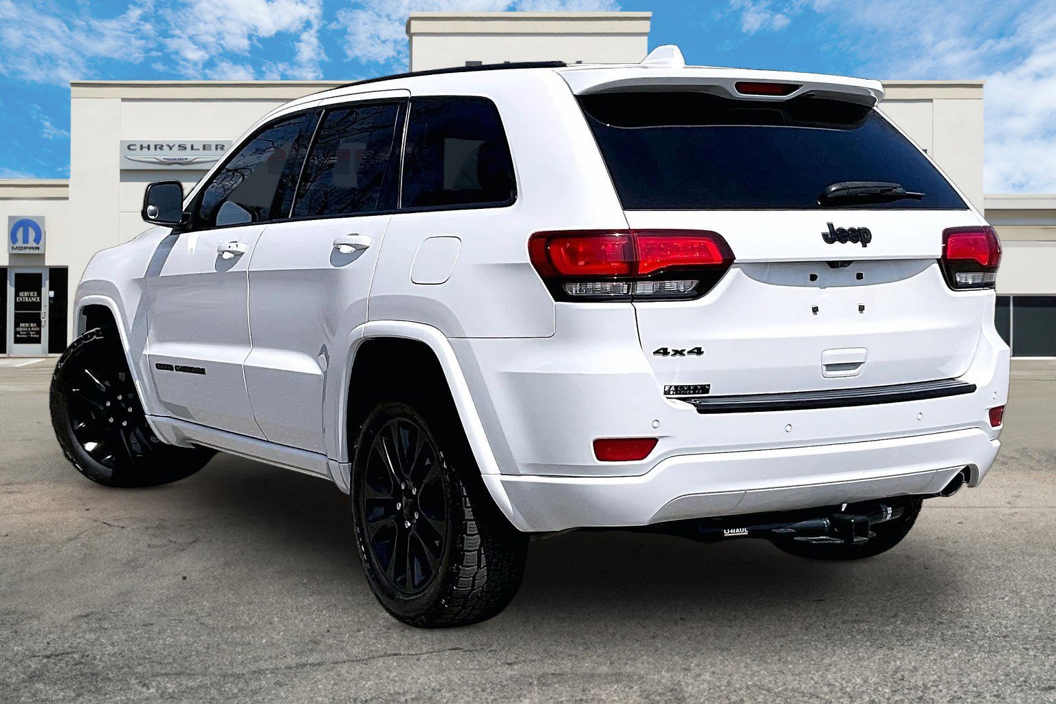 Used 2018 Jeep Grand Cherokee Altitude image 12