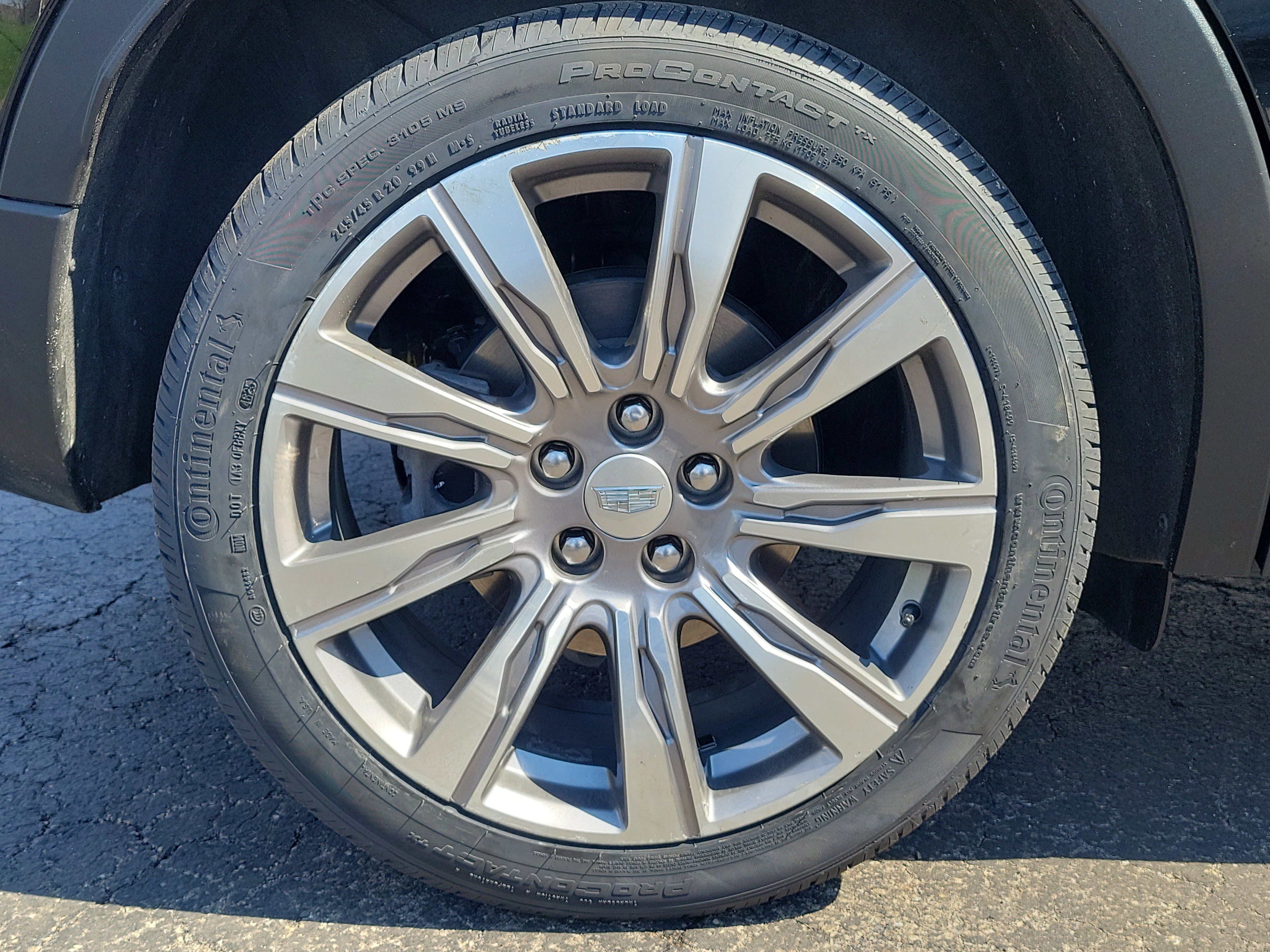 Used 2023 Cadillac XT4 Premium Luxury image 6