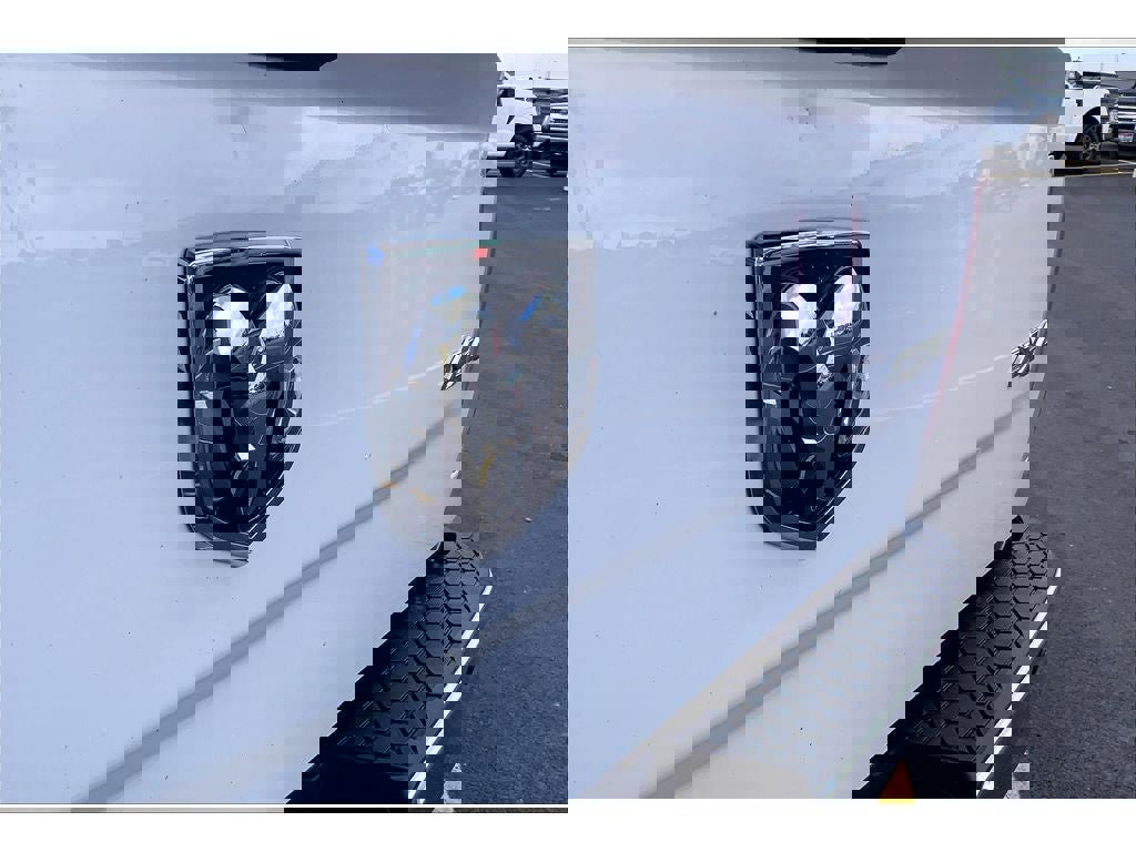 Used 2015 RAM 2500 Limited image 32