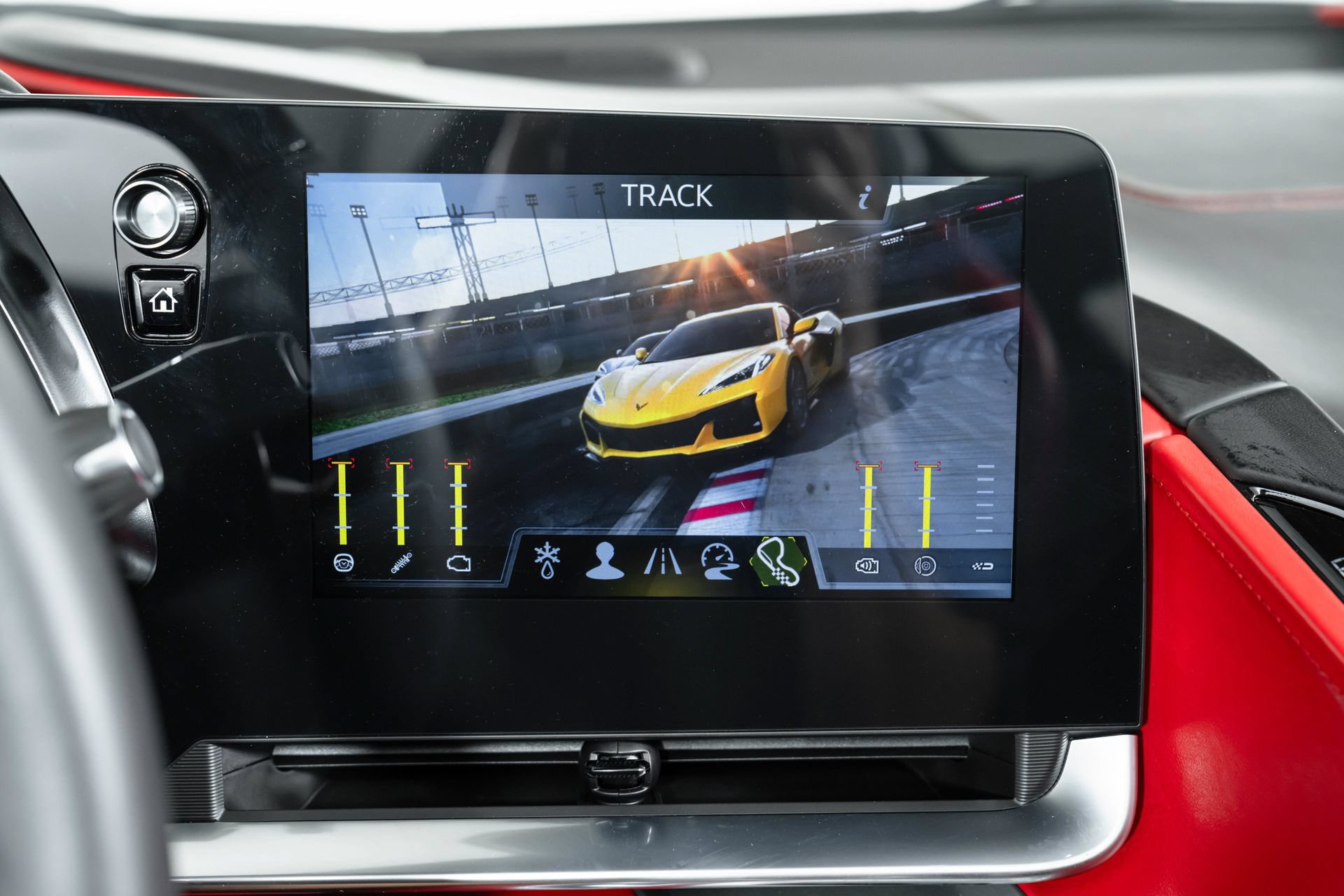 Used 2024 Chevrolet Corvette Z06 RWD image 18