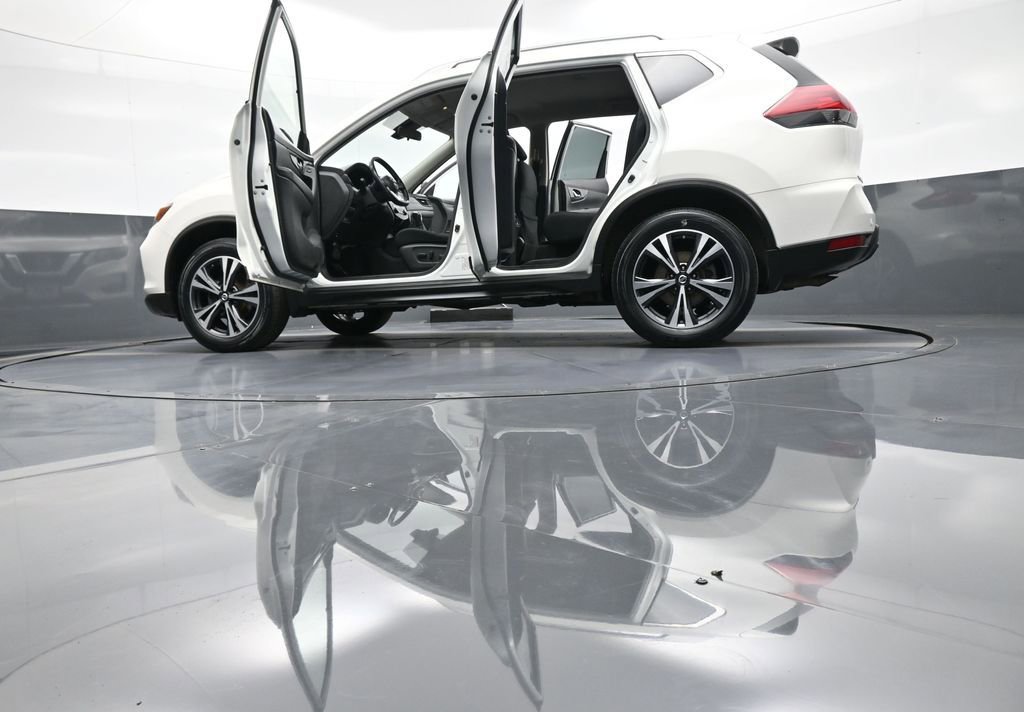 Used 2019 Nissan Rogue SV w/ Premium Package image 48