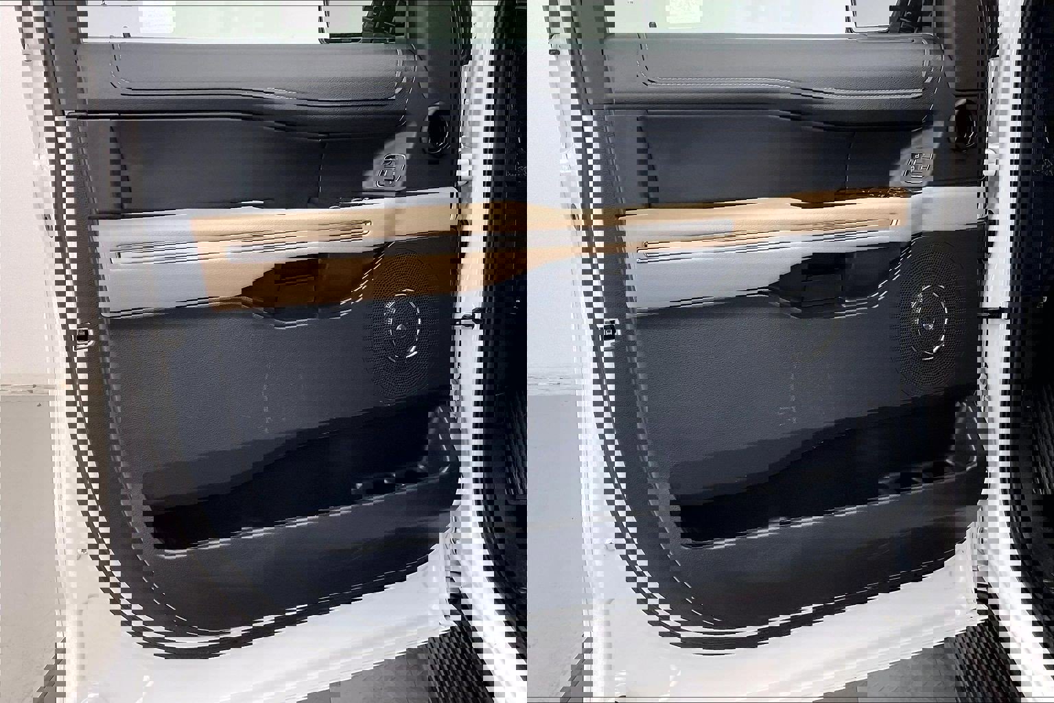 Used 2024 Ford Expedition Max Limited image 25