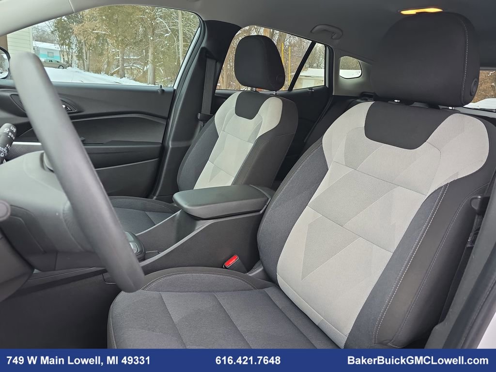 Used 2024 Chevrolet Trax LS w/ LS Convenience Package image 15