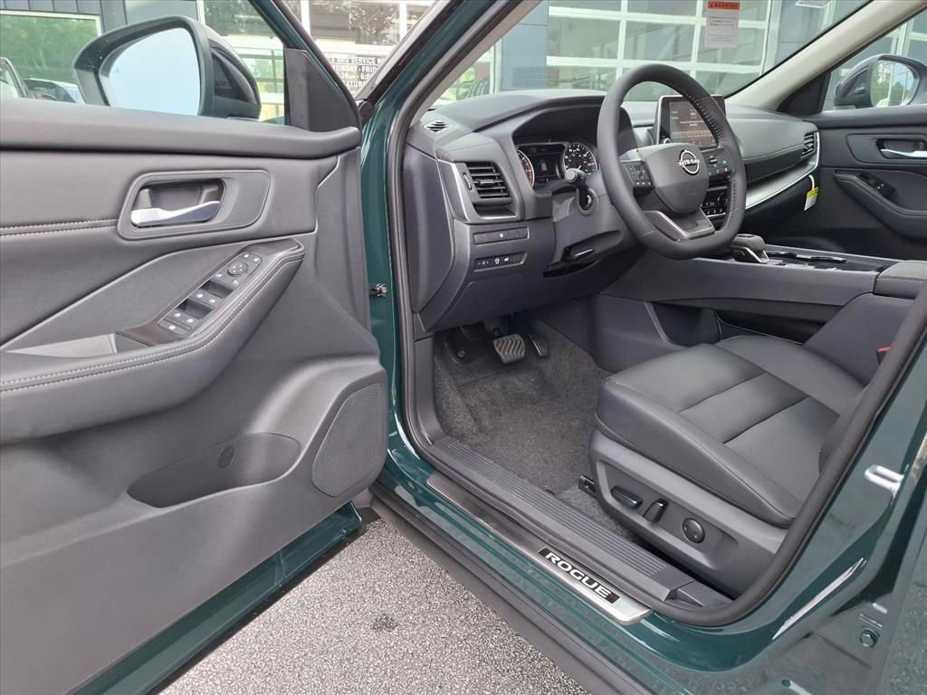 New 2026 Nissan Rogue Dark Armor FWD image 15