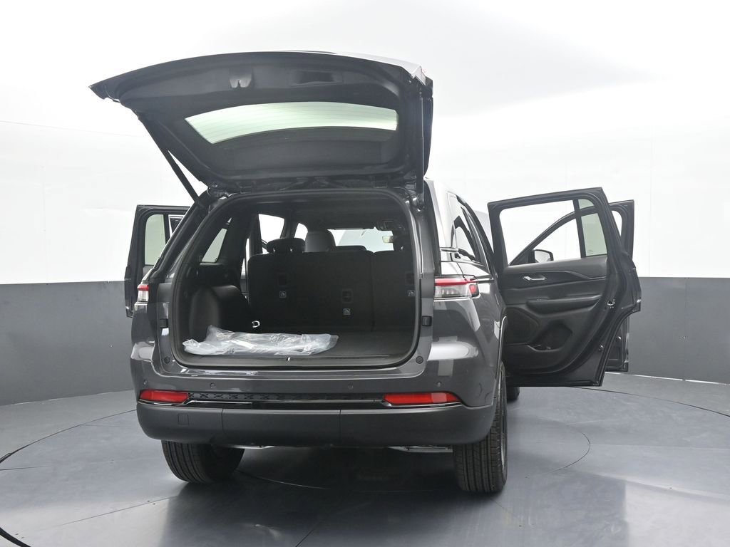 New 2025 Jeep Grand Cherokee Altitude image 68
