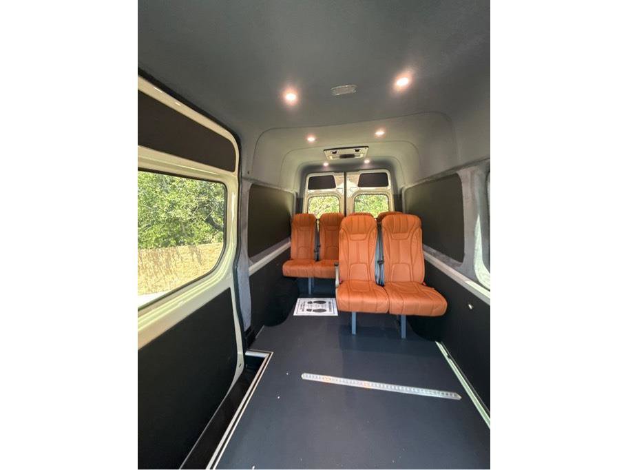 Used 2024 Mercedes-Benz Sprinter 2500 image 15