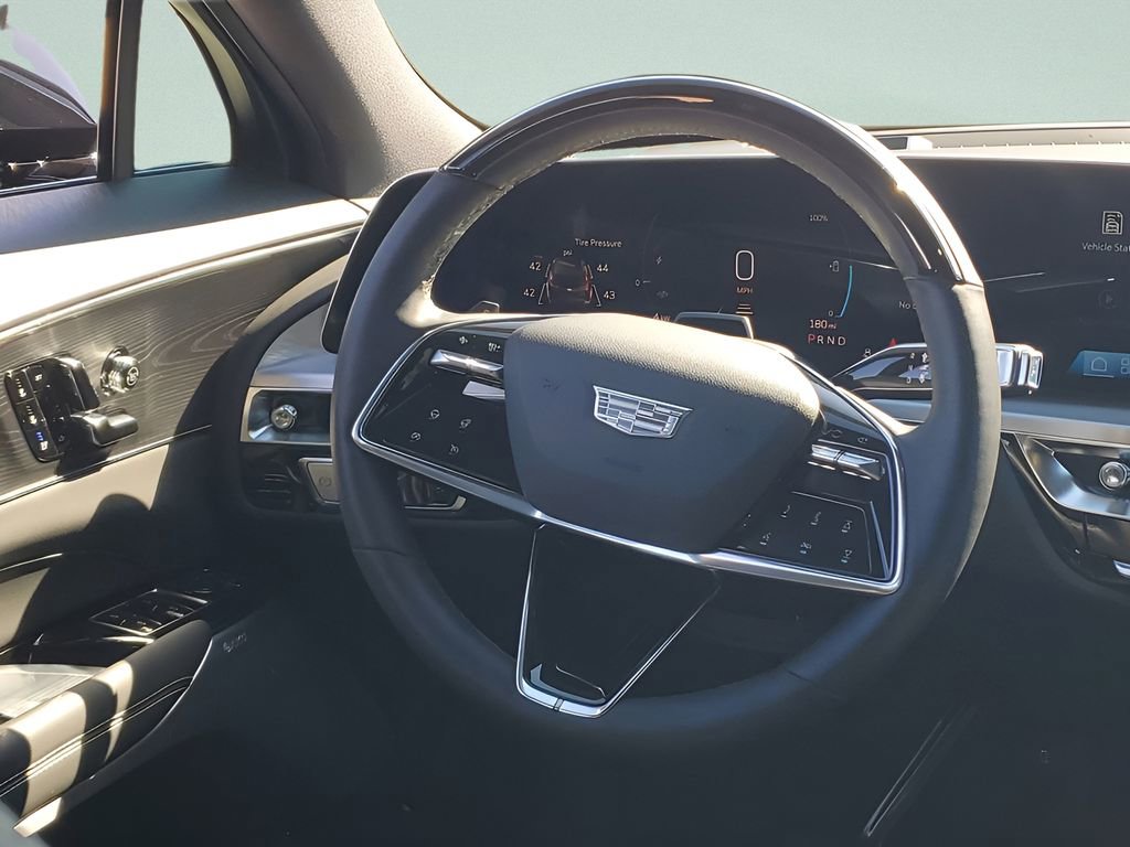 Used 2025 Cadillac Lyriq Luxury image 25