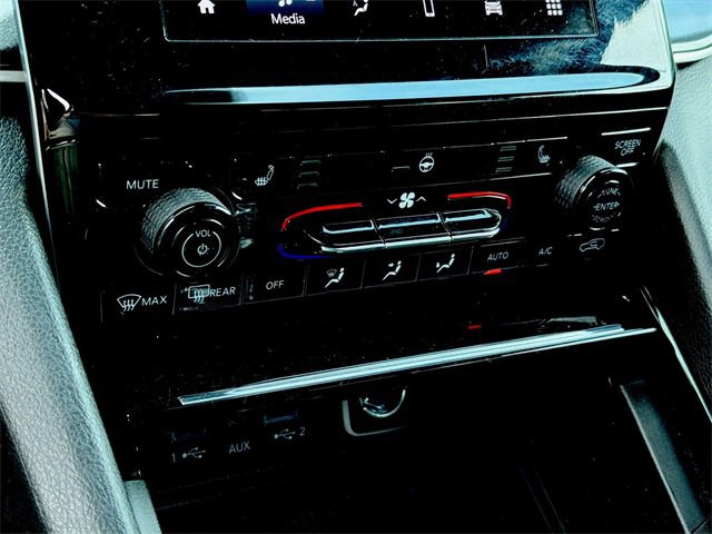 Used 2023 Jeep Grand Cherokee Altitude image 26