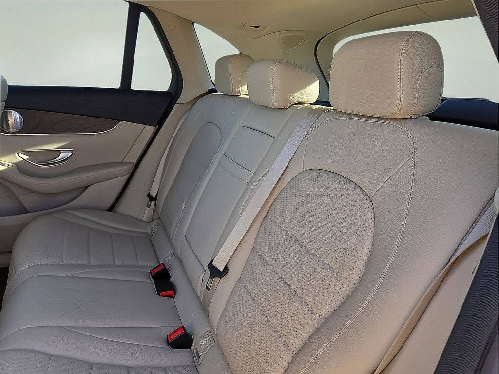 Used 2019 Mercedes-Benz GLC 350e 4MATIC image 23