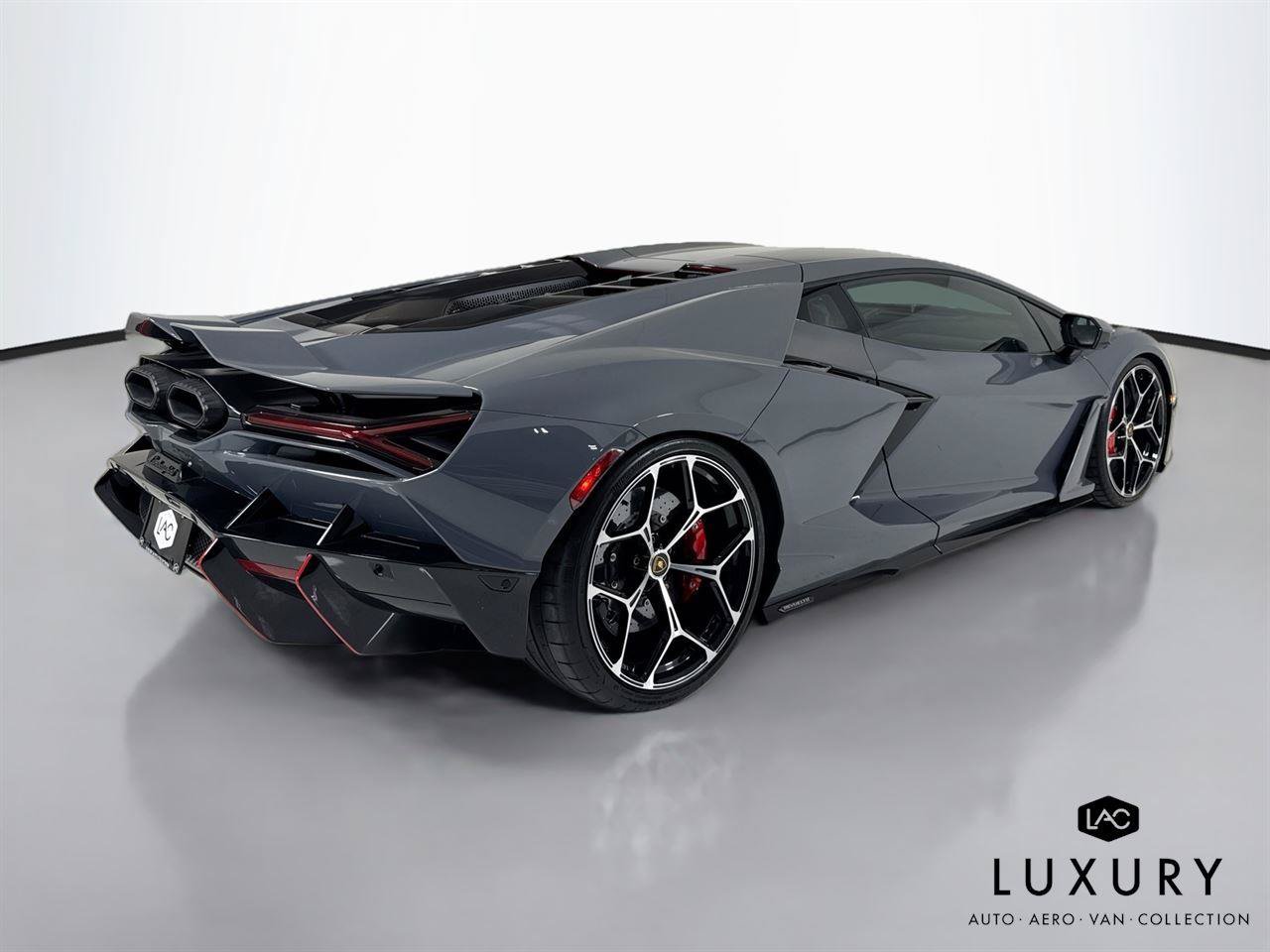 Used 2025 Lamborghini Revuelto AWD/4WD image 6