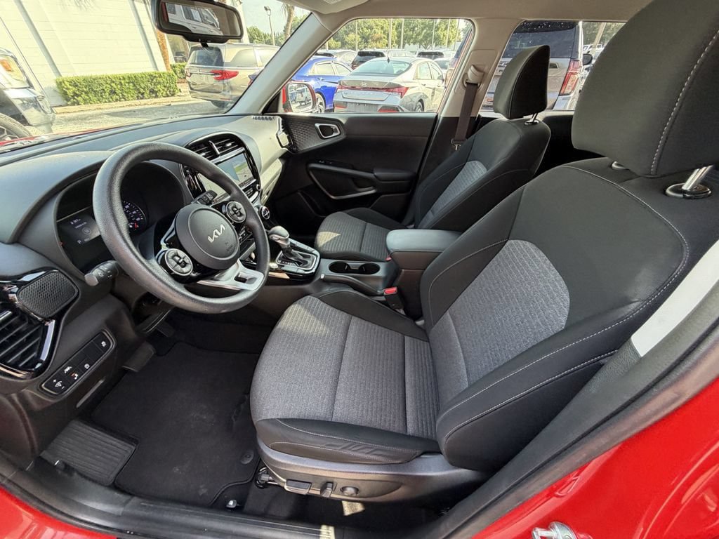 Certified 2022 Kia Soul S FWD image 17