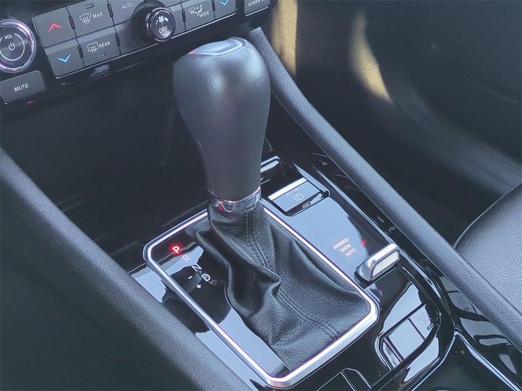 Used 2024 Jeep Compass Limited image 15