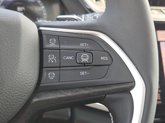Used 2026 Jeep Grand Cherokee Limited AWD/4WD image 16