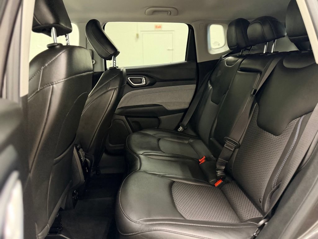 Used 2022 Jeep Compass Latitude w/ Convenience Group AWD/4WD image 23