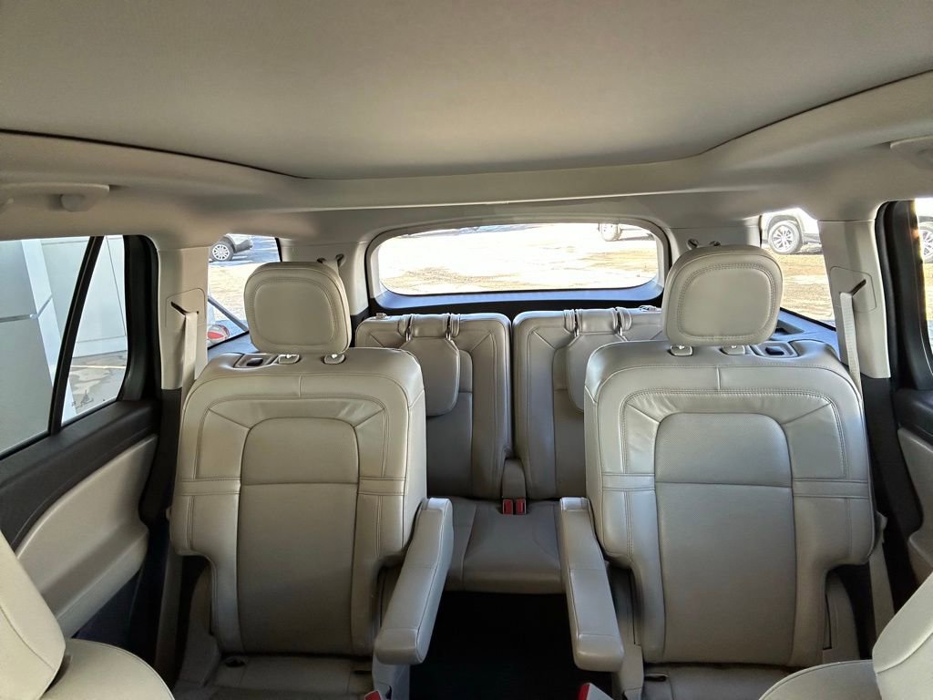 Used 2023 Lincoln Aviator Reserve w/ Elements Package Plus image 28