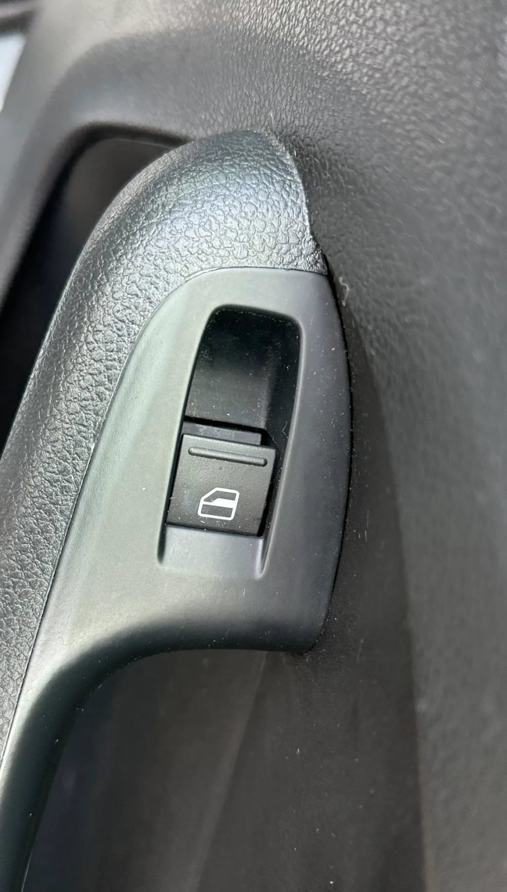 Used 2011 Volkswagen Jetta SE FWD image 35