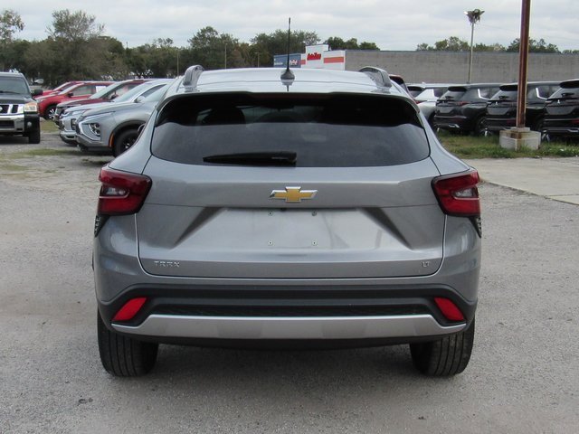 Used 2024 Chevrolet Trax LT w/ Driver Confidence Package image 4