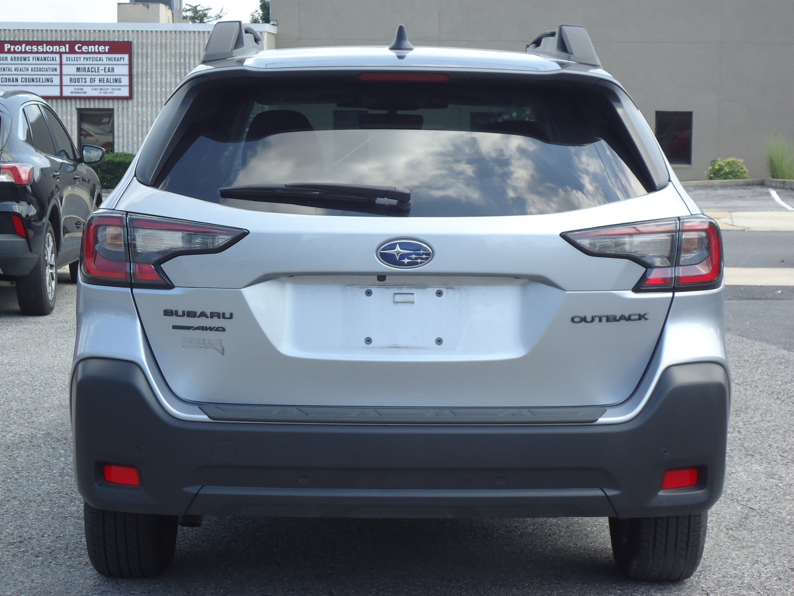 Used 2023 Subaru Outback Onyx Edition AWD/4WD image 4