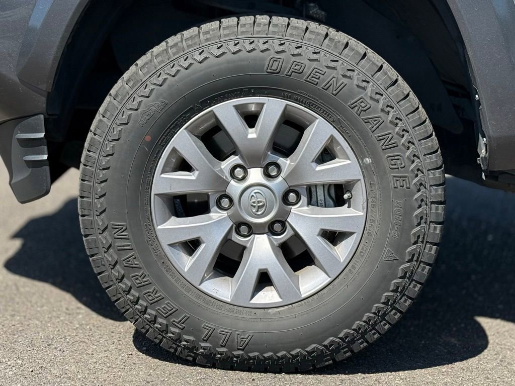 Used 2019 Toyota Tacoma SR5 AWD/4WD image 9