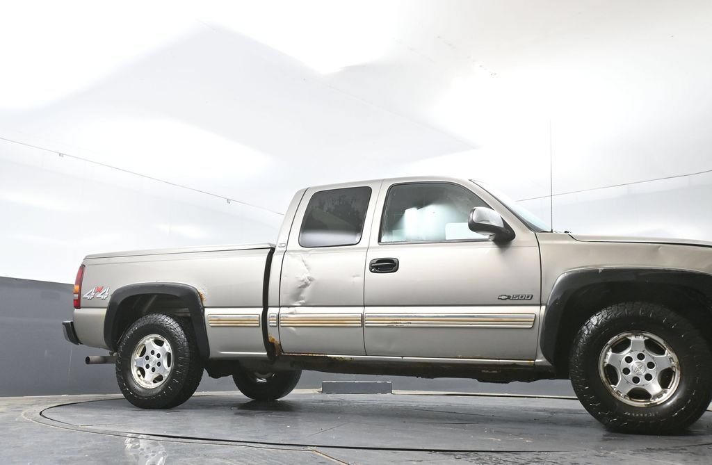 Used 2001 Chevrolet Silverado 1500 LS w/ Firm Ride Suspension Pkg AWD/4WD image 24