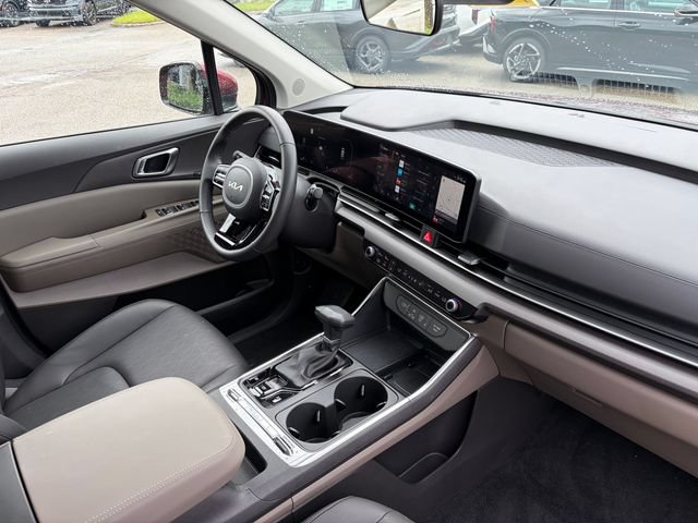 Certified 2025 Kia Carnival SX FWD image 9