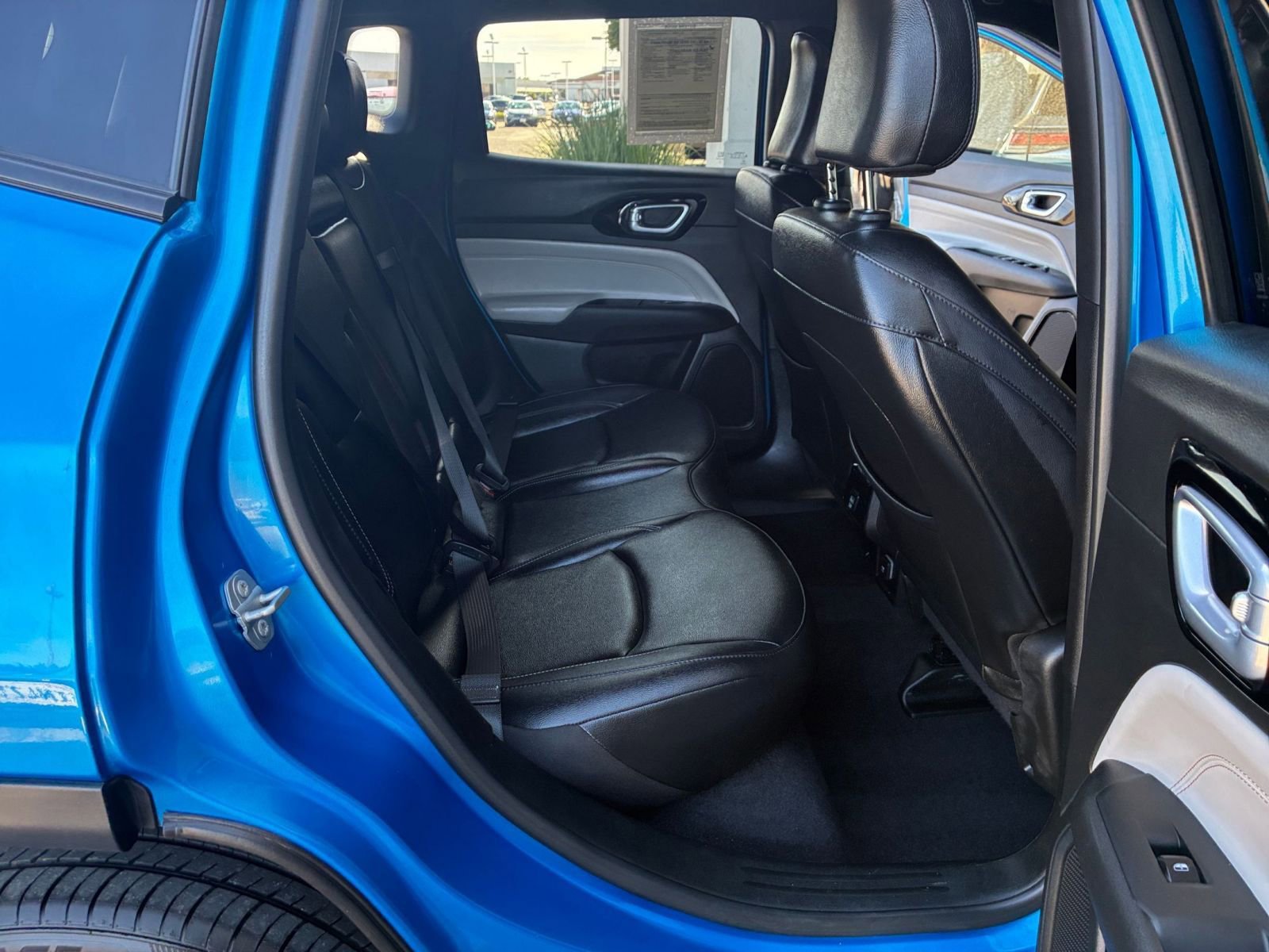 Used 2025 Jeep Compass Limited image 27