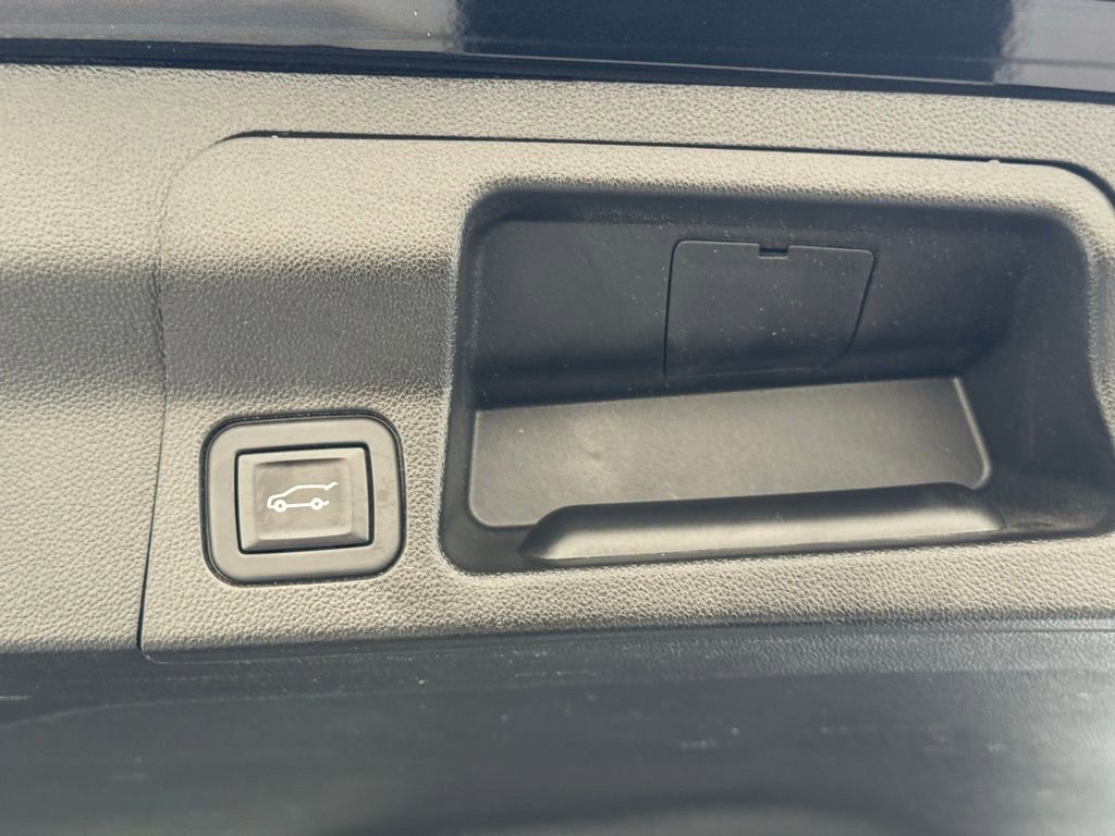 Used 2021 GMC Acadia AT4 w/ GMC Pro Grade Package image 5