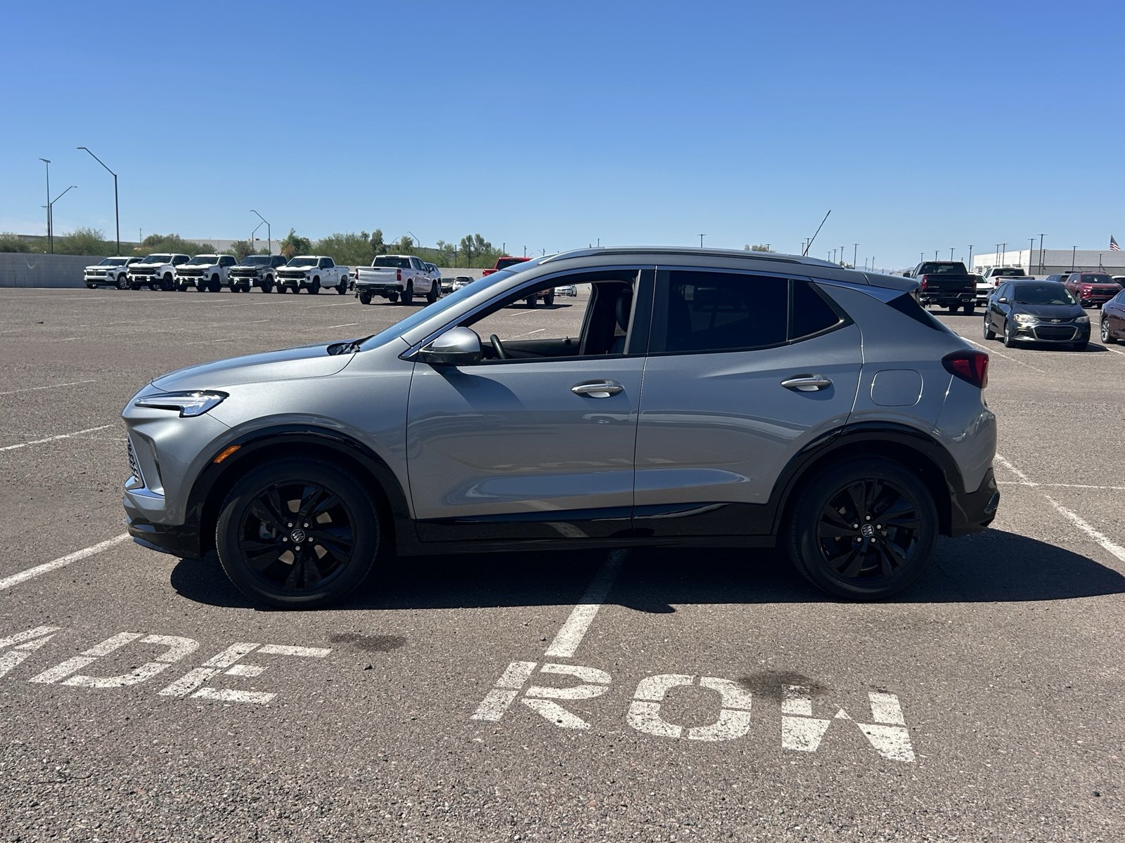 Used 2024 Buick Encore GX Sport Touring w/ Advanced Technology Package FWD image 2