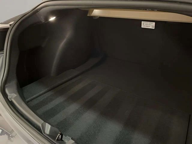 Used 2023 Tesla Model 3 Standard Range image 18