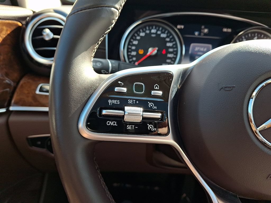 Used 2019 Mercedes-Benz E 300 4MATIC image 23