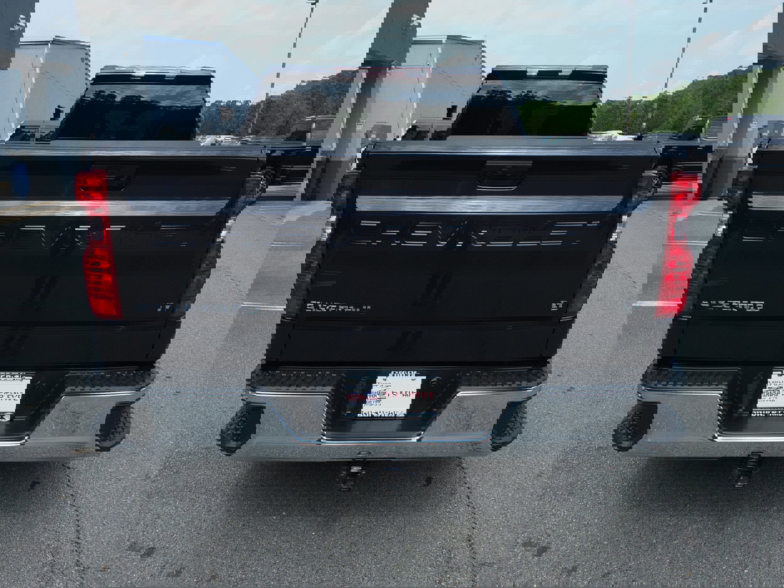 Used 2023 Chevrolet Silverado 1500 LT image 4