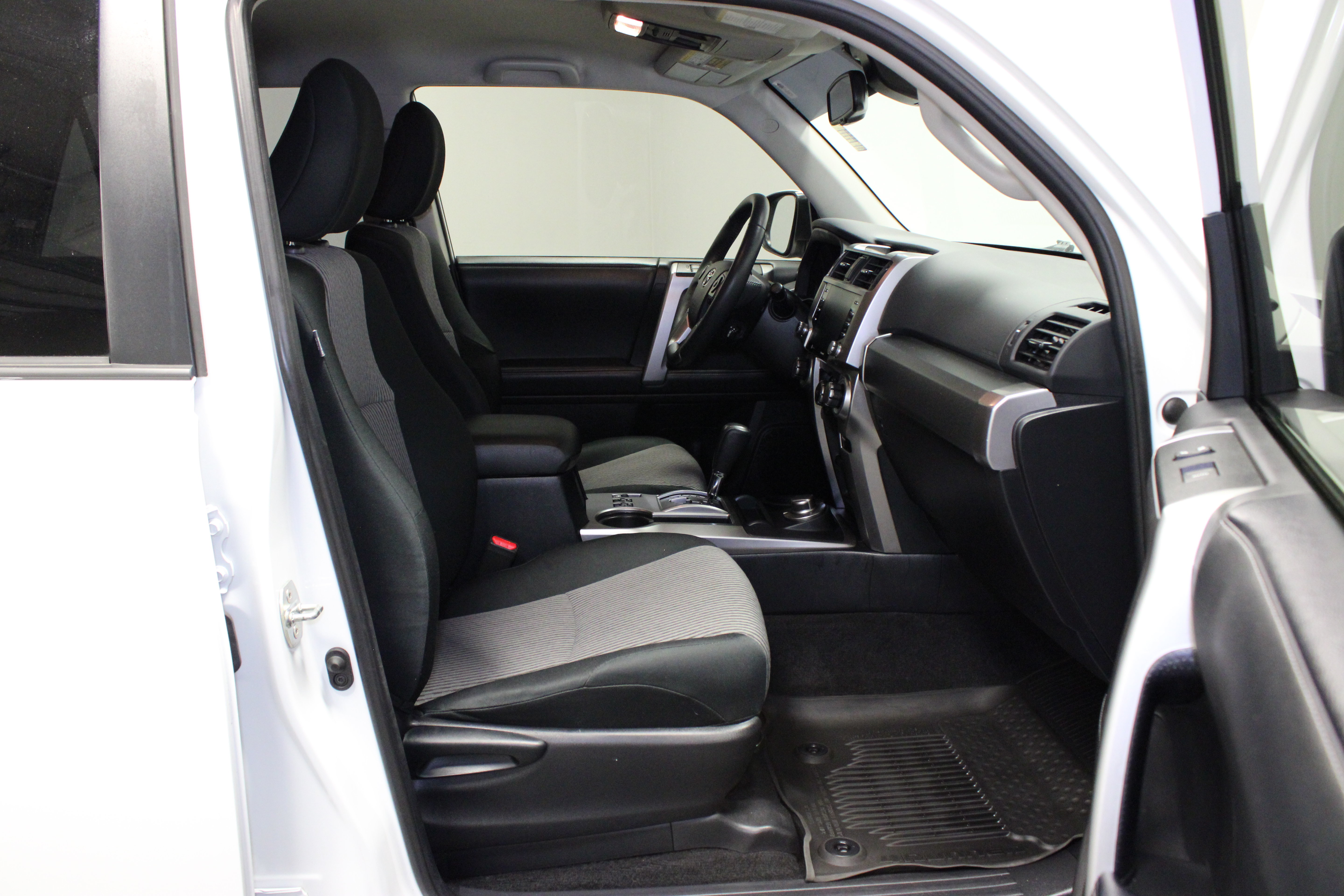Used 2024 Toyota 4Runner SR5 AWD/4WD image 15