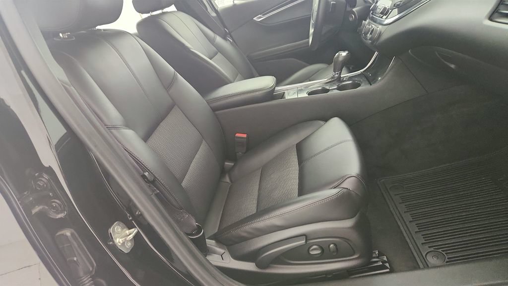 Used 2016 Chevrolet Impala LT w/ Convenience Package FWD image 27