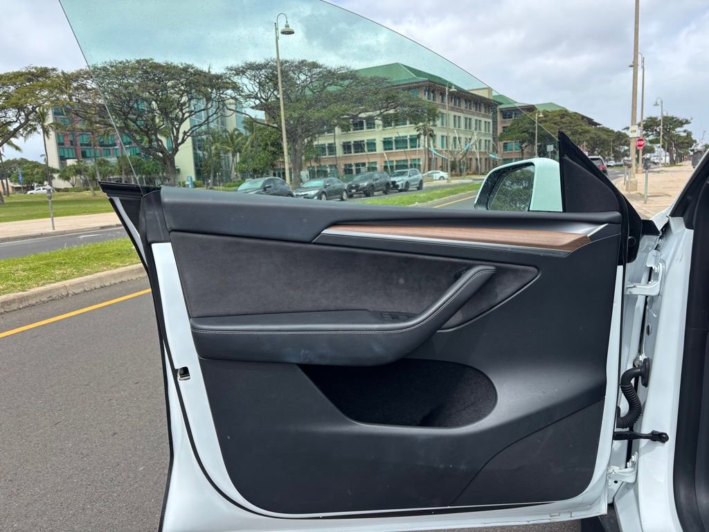 Used 2023 Tesla Model Y Long Range image 16