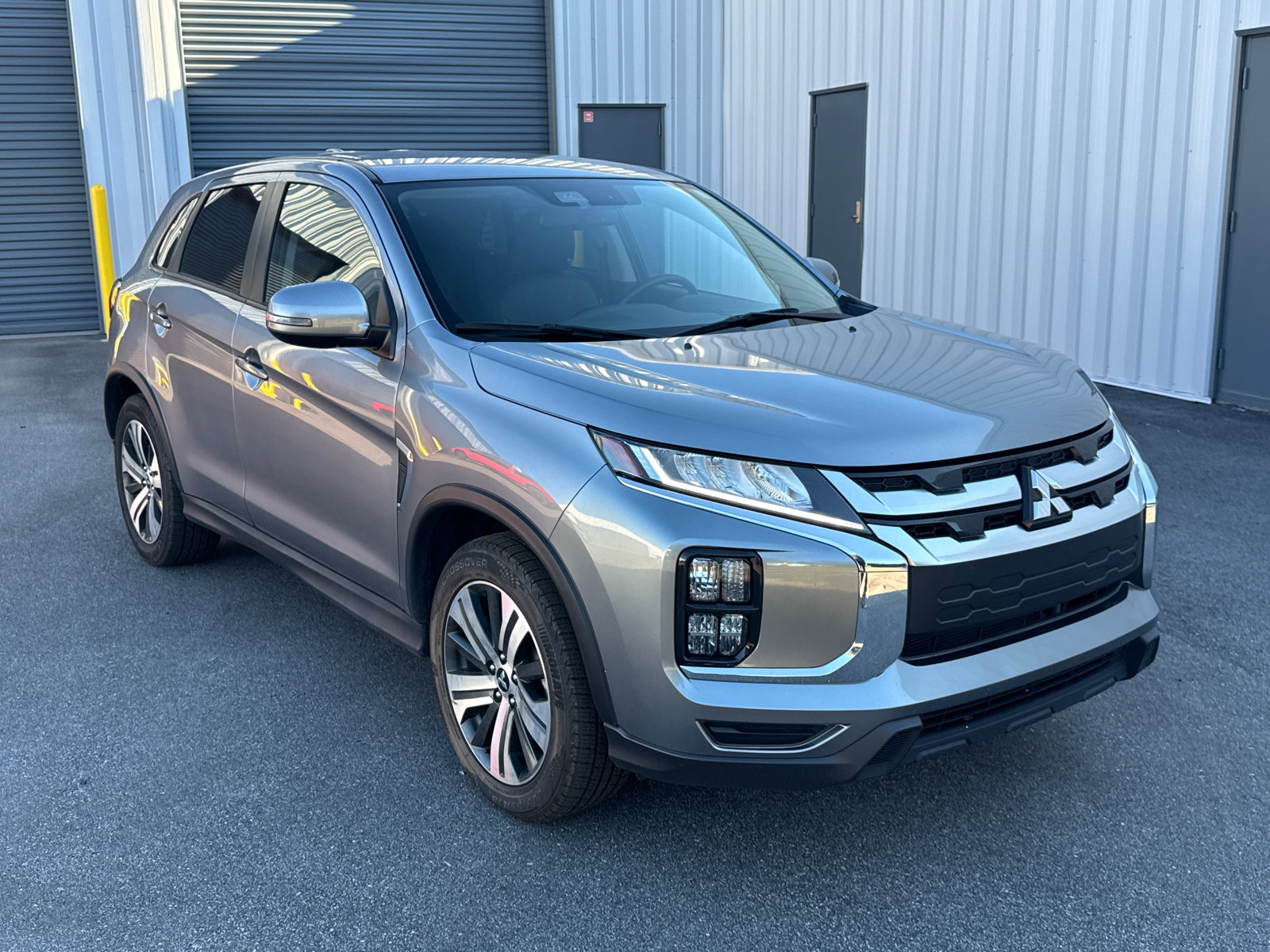Used 2024 Mitsubishi Outlander Sport SE AWD/4WD image 3