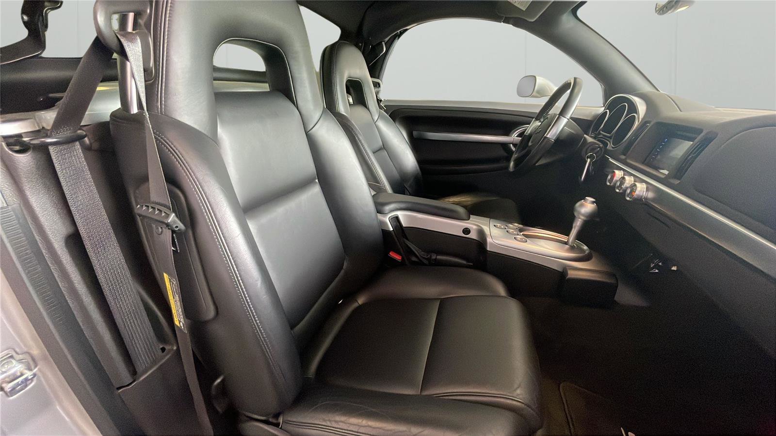 Used 2004 Chevrolet SSR w/ Preferred Equipment Group RWD image 13