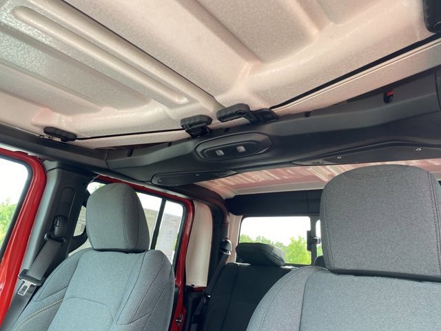 New 2024 Jeep Gladiator Sport image 11