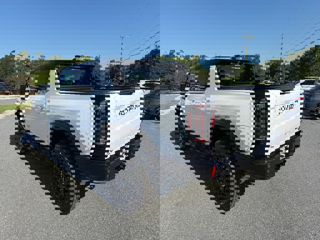 New 2026 GMC Hummer EV 4x4 Crew Cab image 4