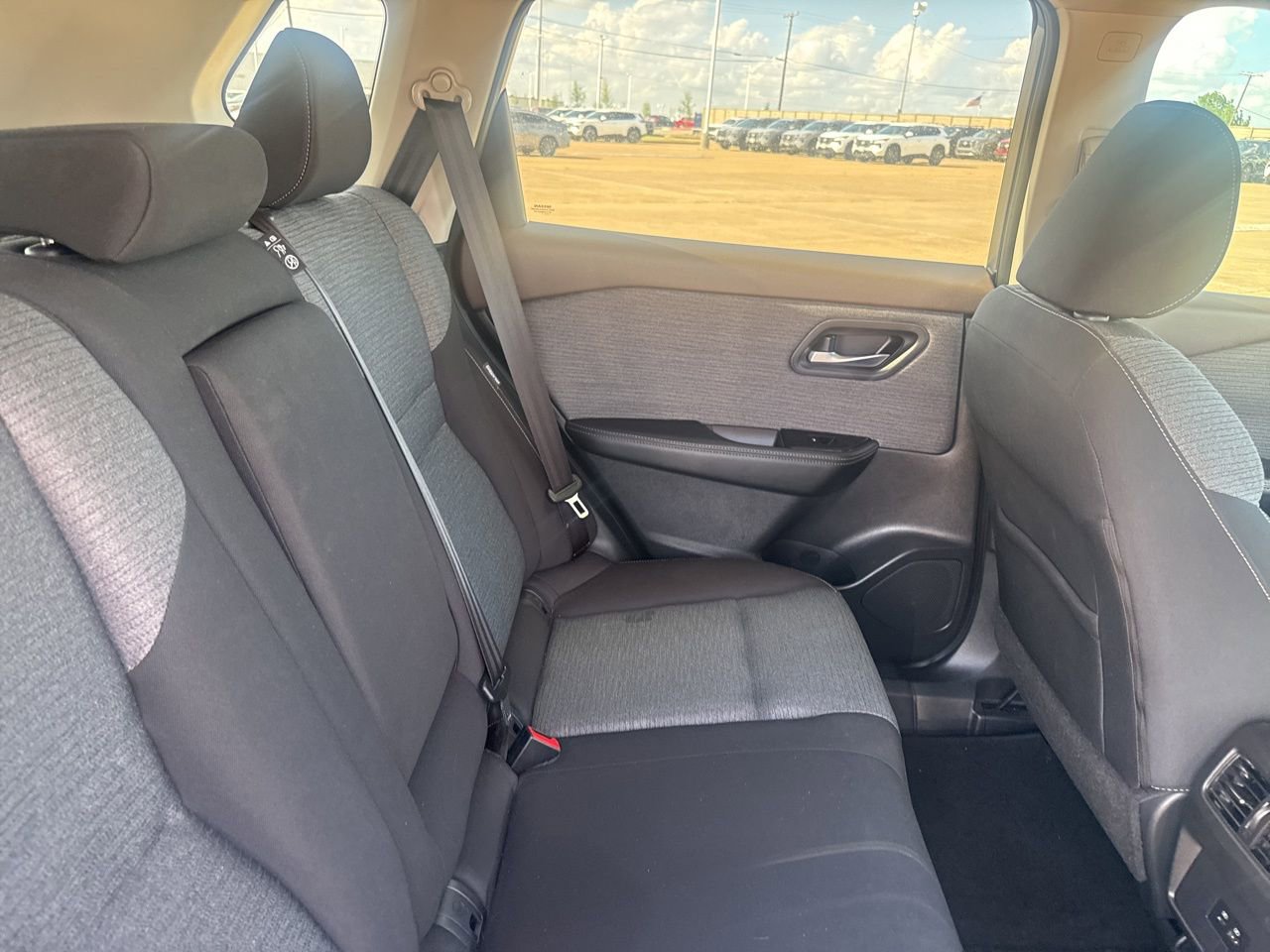 Certified 2021 Nissan Rogue SV image 36