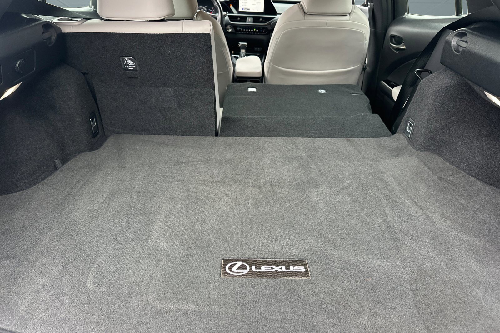 Used 2024 Lexus UX 250h FWD image 32