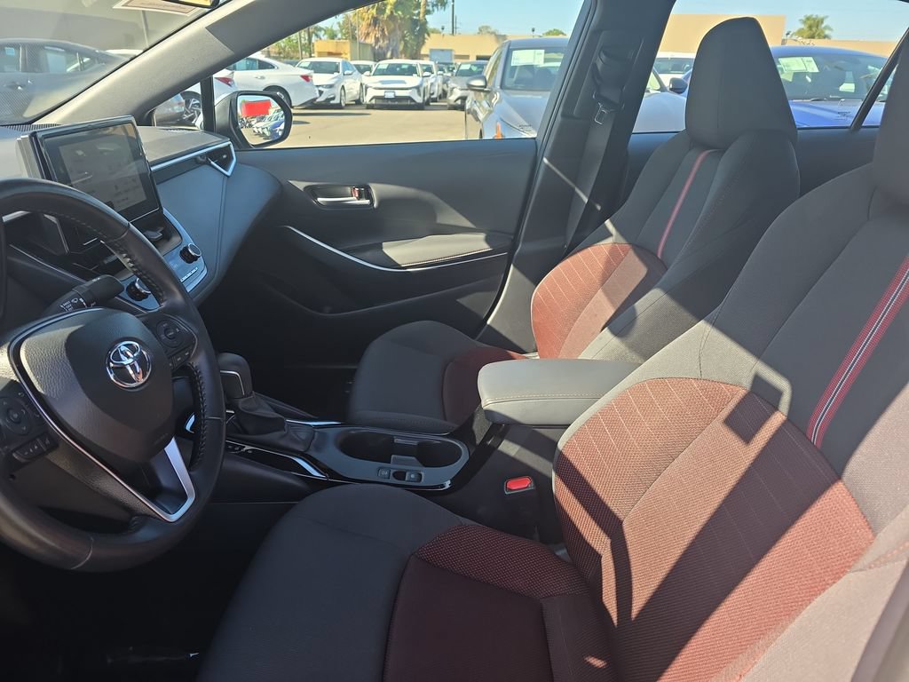 Used 2025 Toyota Corolla SE FWD image 9