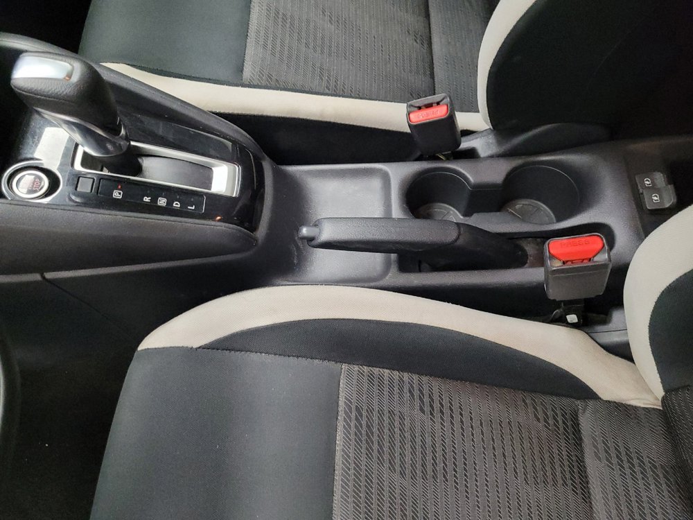 Used 2020 Nissan Versa SV image 26