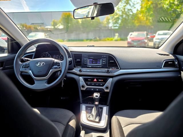 Used 2018 Hyundai Elantra SE FWD image 10