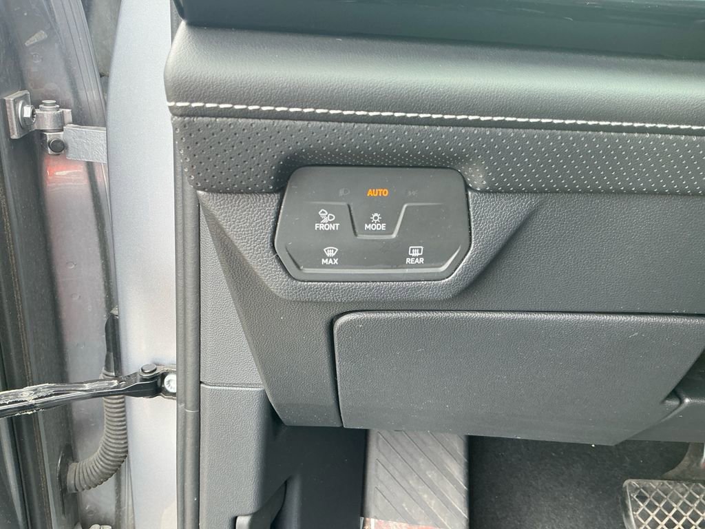 Used 2025 Volkswagen Atlas SE image 21